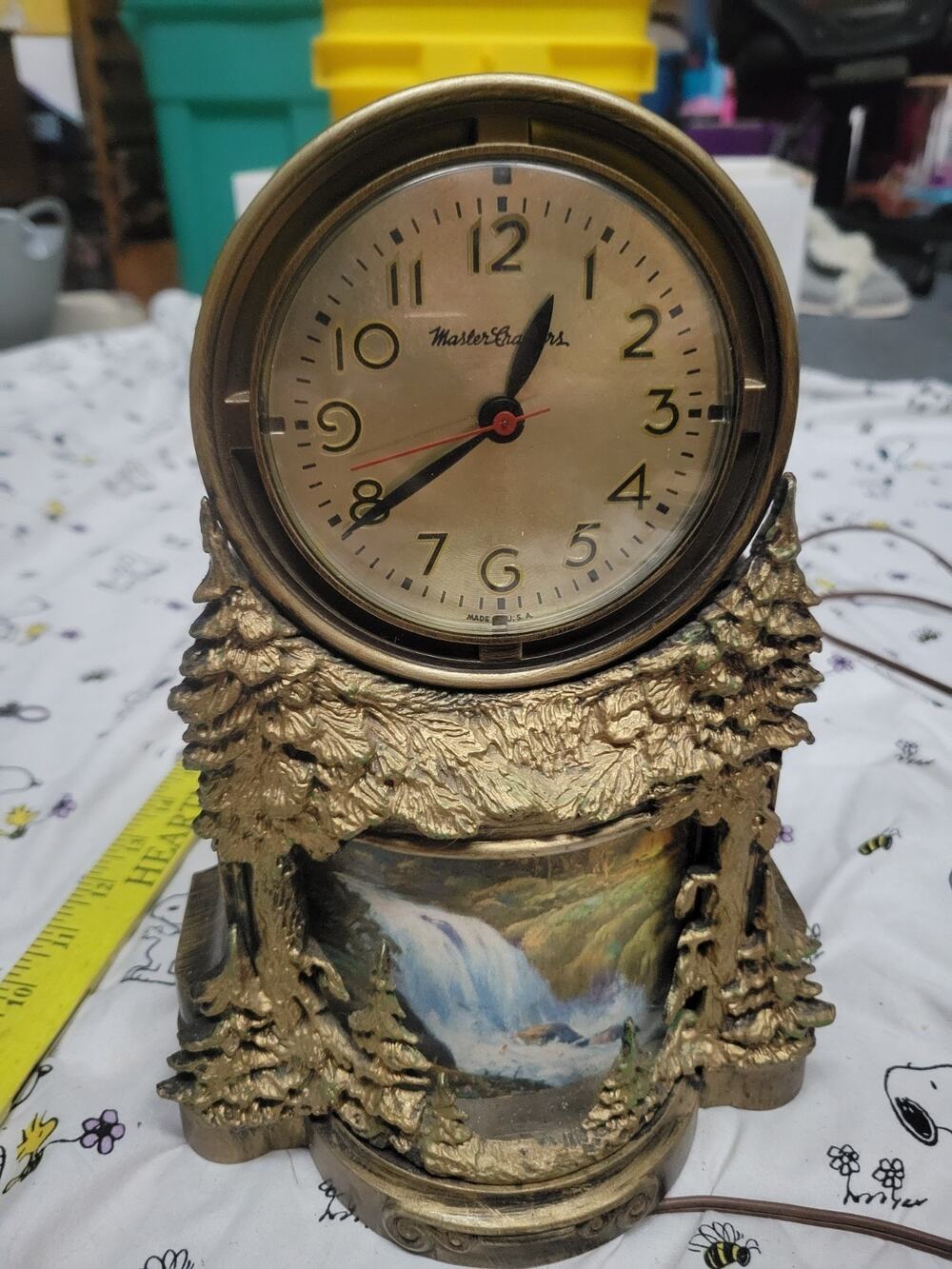 Vintage Mastercrafters Waterfall Lighted Animation Table Clock